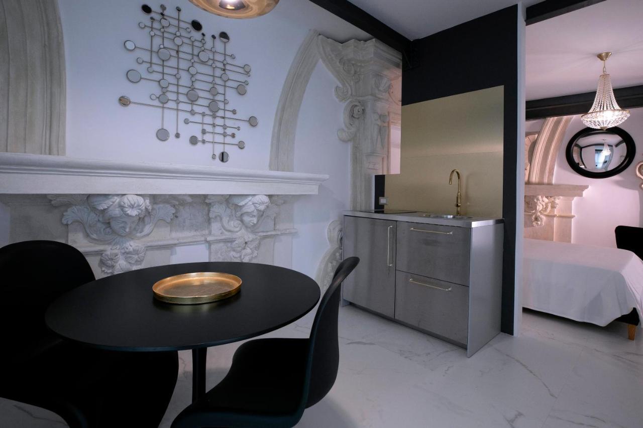 Azzoli Trapani - Apartments&Skypool - Adults Only Экстерьер фото