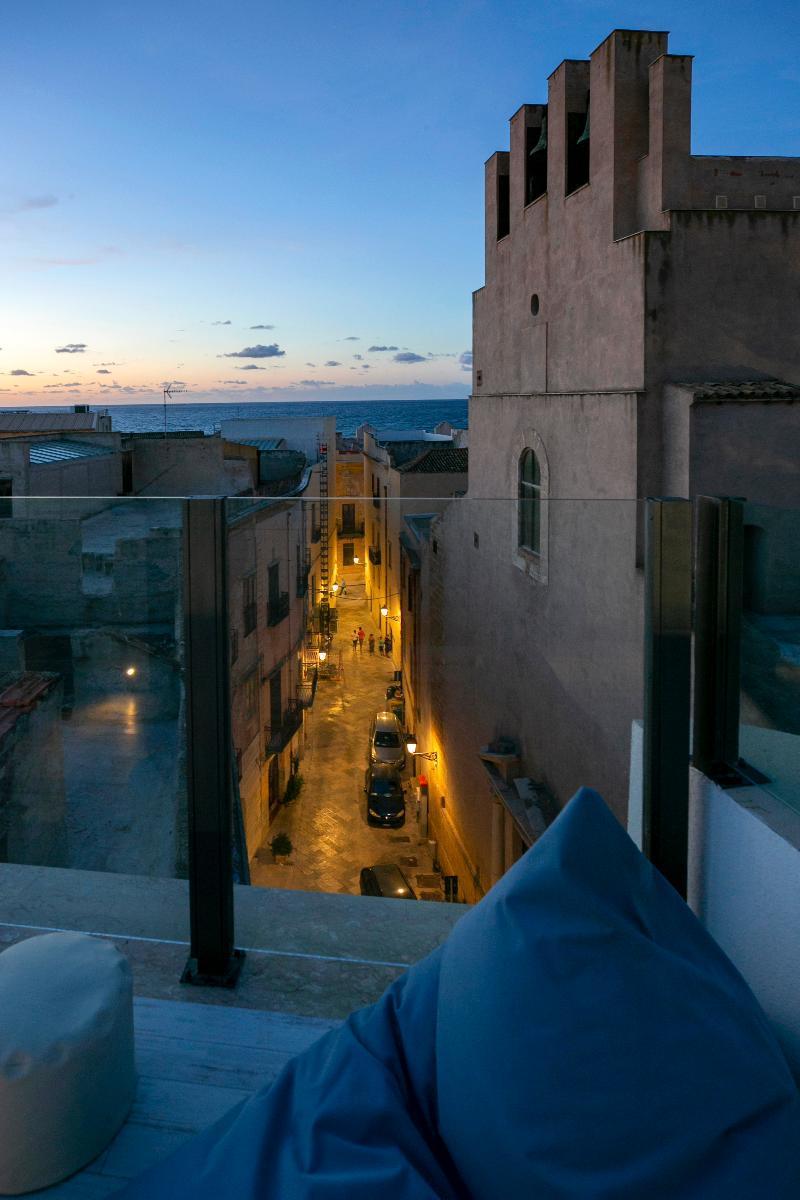 Azzoli Trapani - Apartments&Skypool - Adults Only Экстерьер фото