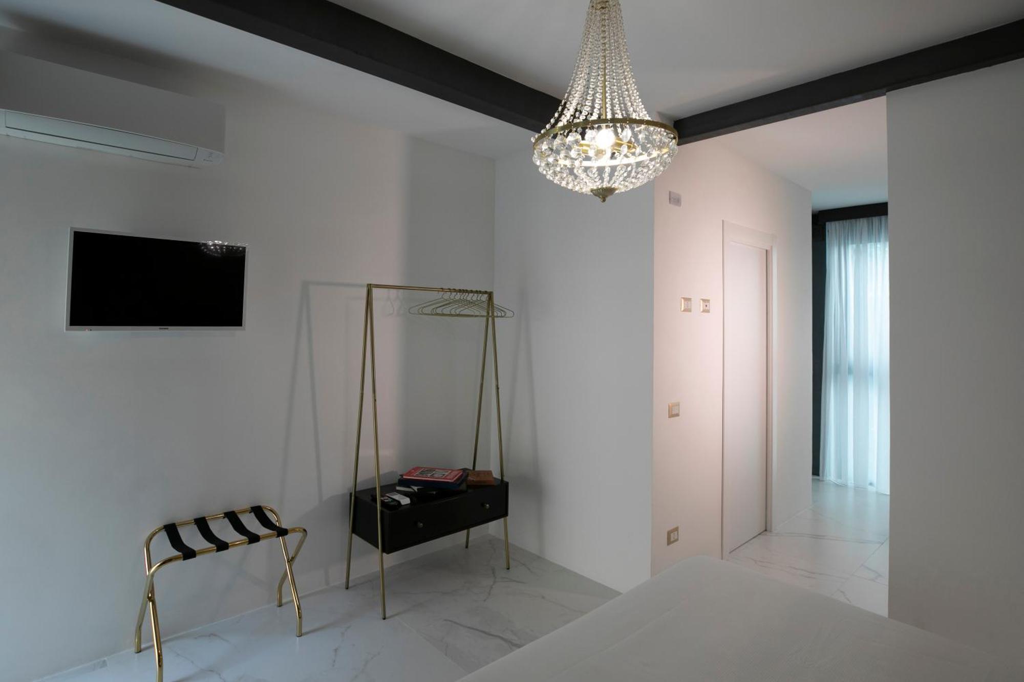 Azzoli Trapani - Apartments&Skypool - Adults Only Экстерьер фото